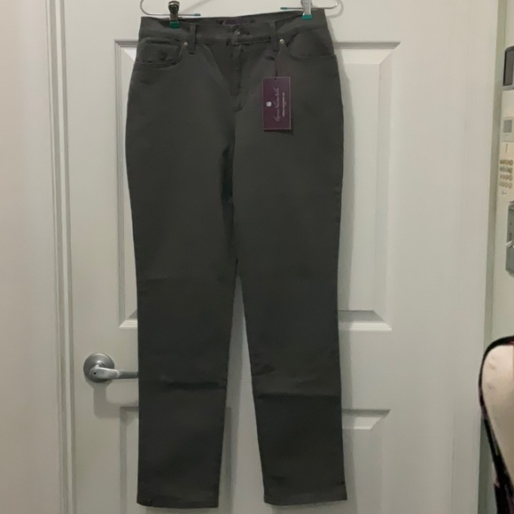 Gloria Vanderbilt Amanda Super Stretch Jeans - Picture 1 of 6